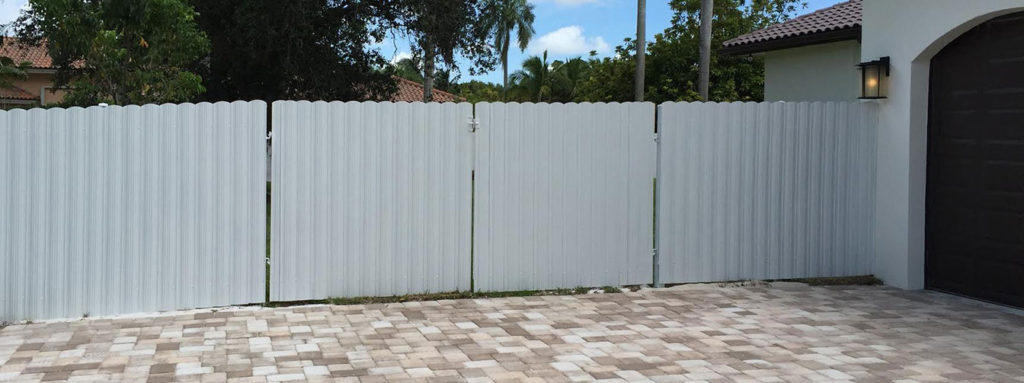 metal-fence-banner